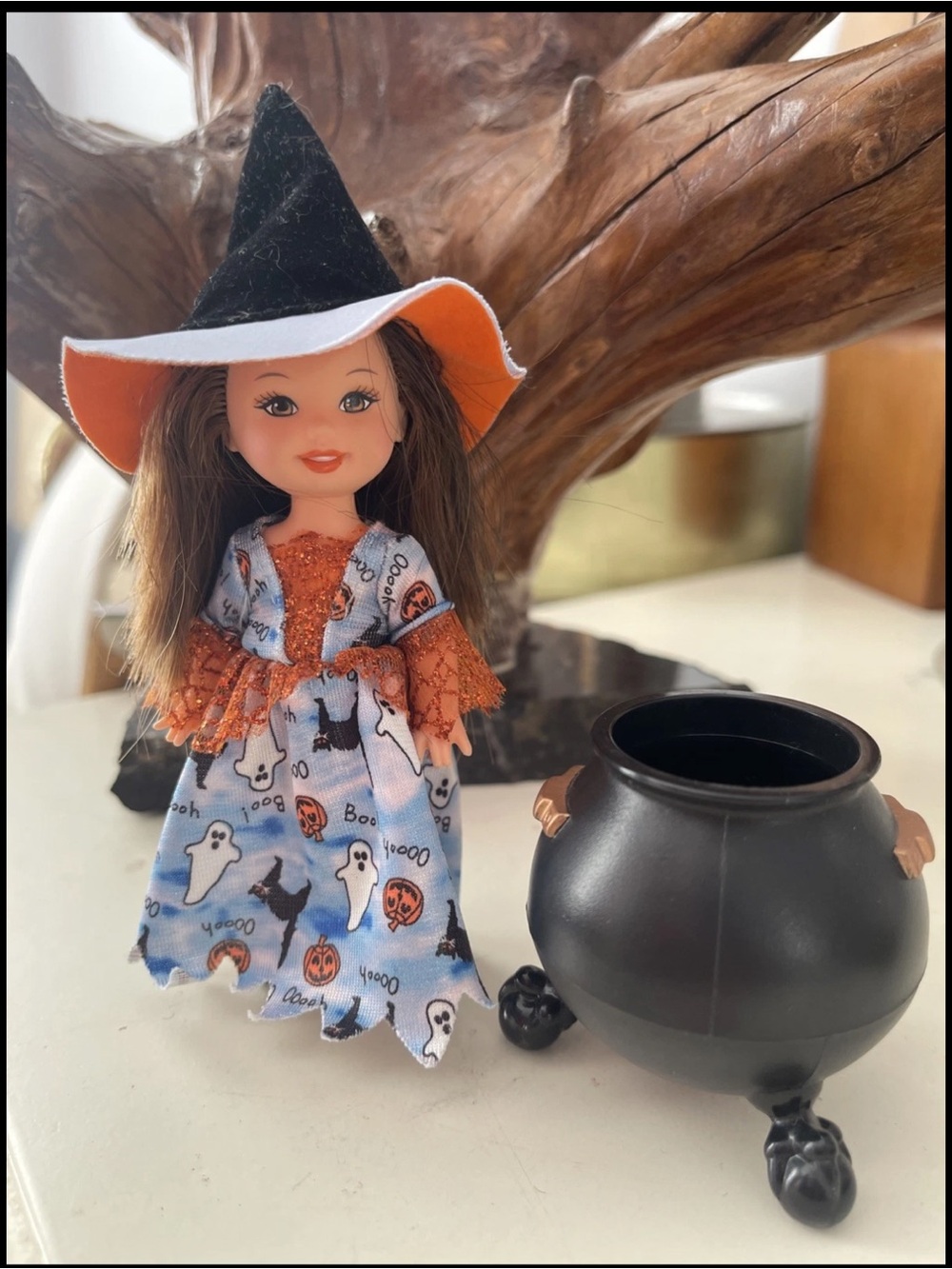 2002 Kelly Club Halloween Party Lorena Witch Doll with Warner Bros. Cauldron
